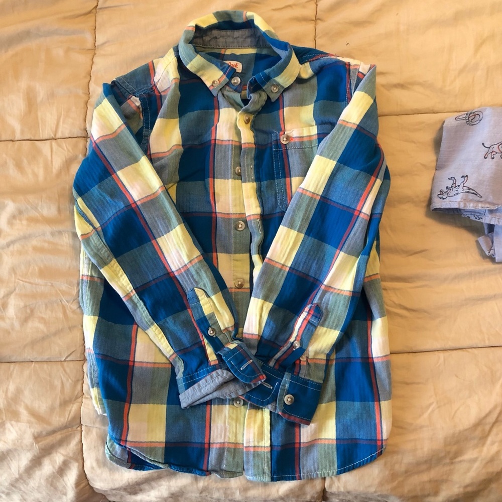 Medium 8/10 Long sleeve button up top.